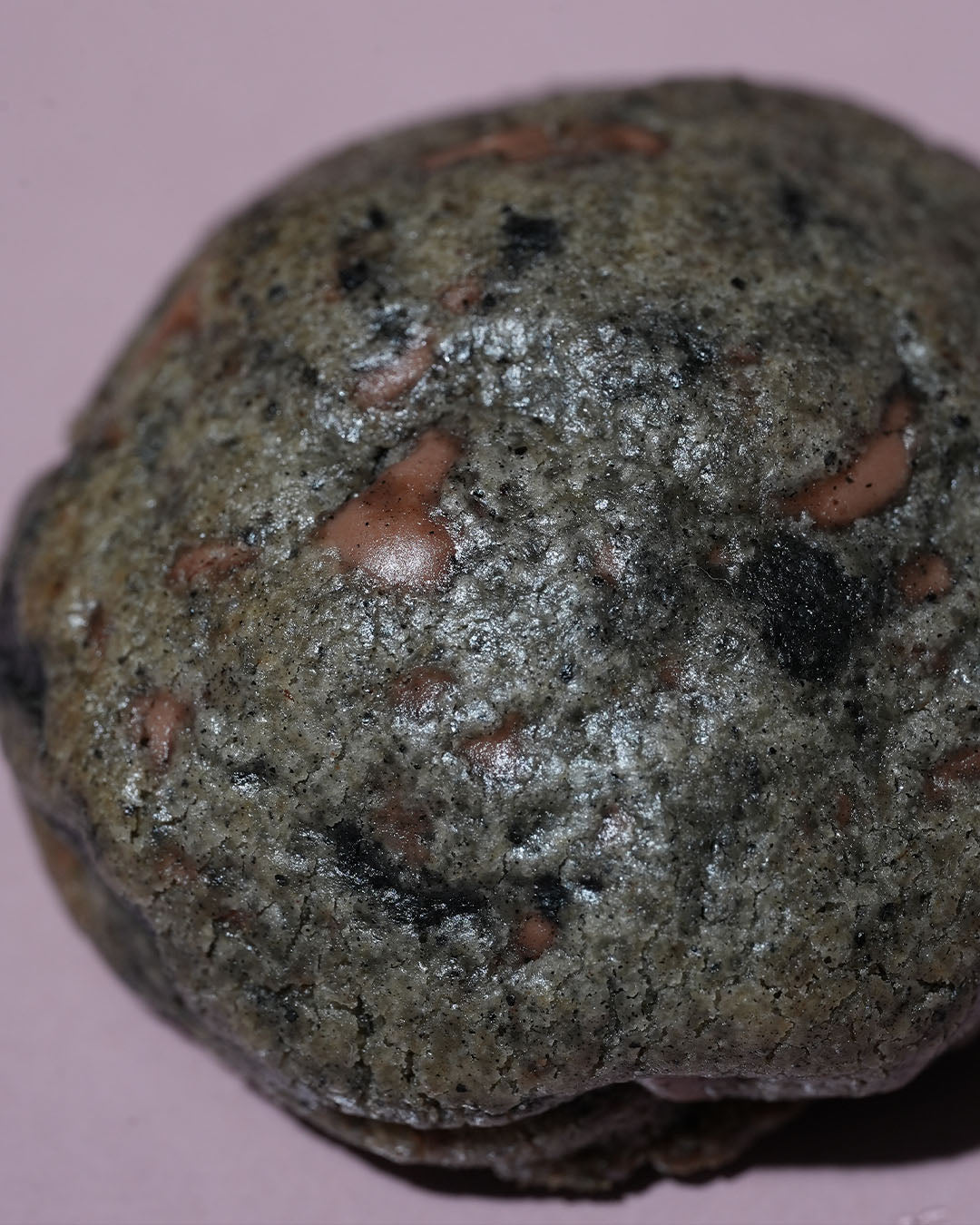 Black Sesame Milk Chocolate - سمسم أسود وكاكاو بالحليب